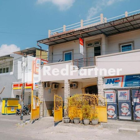 We Stay Residence Redpartner Surabaya Eksteriør billede