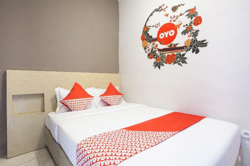 We Stay Residence Redpartner Surabaya Eksteriør billede